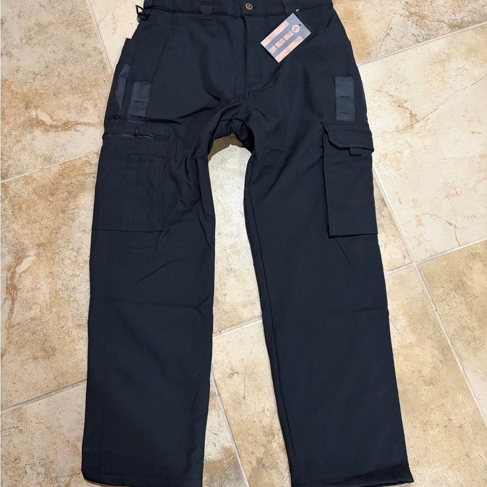 Men's Black Cargo Pants with Multiple Utility Pockets